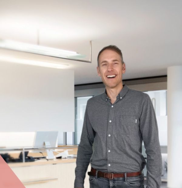 Praxiscoach Daniel Prawdzik in der Arztpraxis